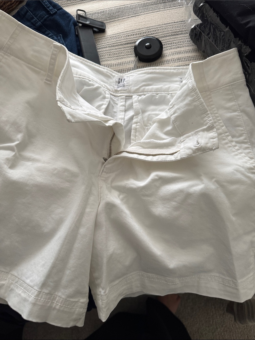 GAP White Cotton Mid-Rise Shorts